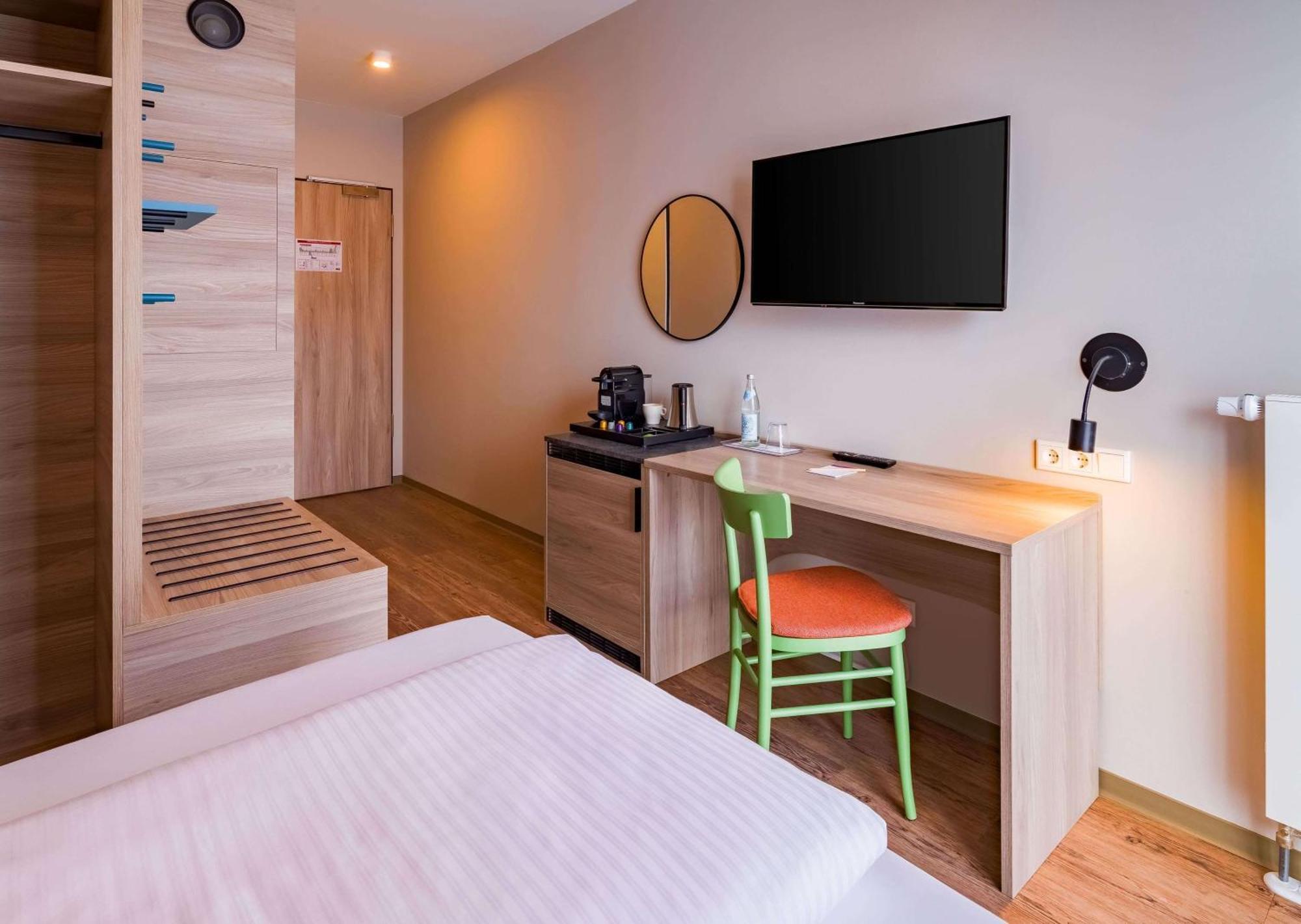 Ramada Encore By Wyndham Munich Messe Екстер'єр фото